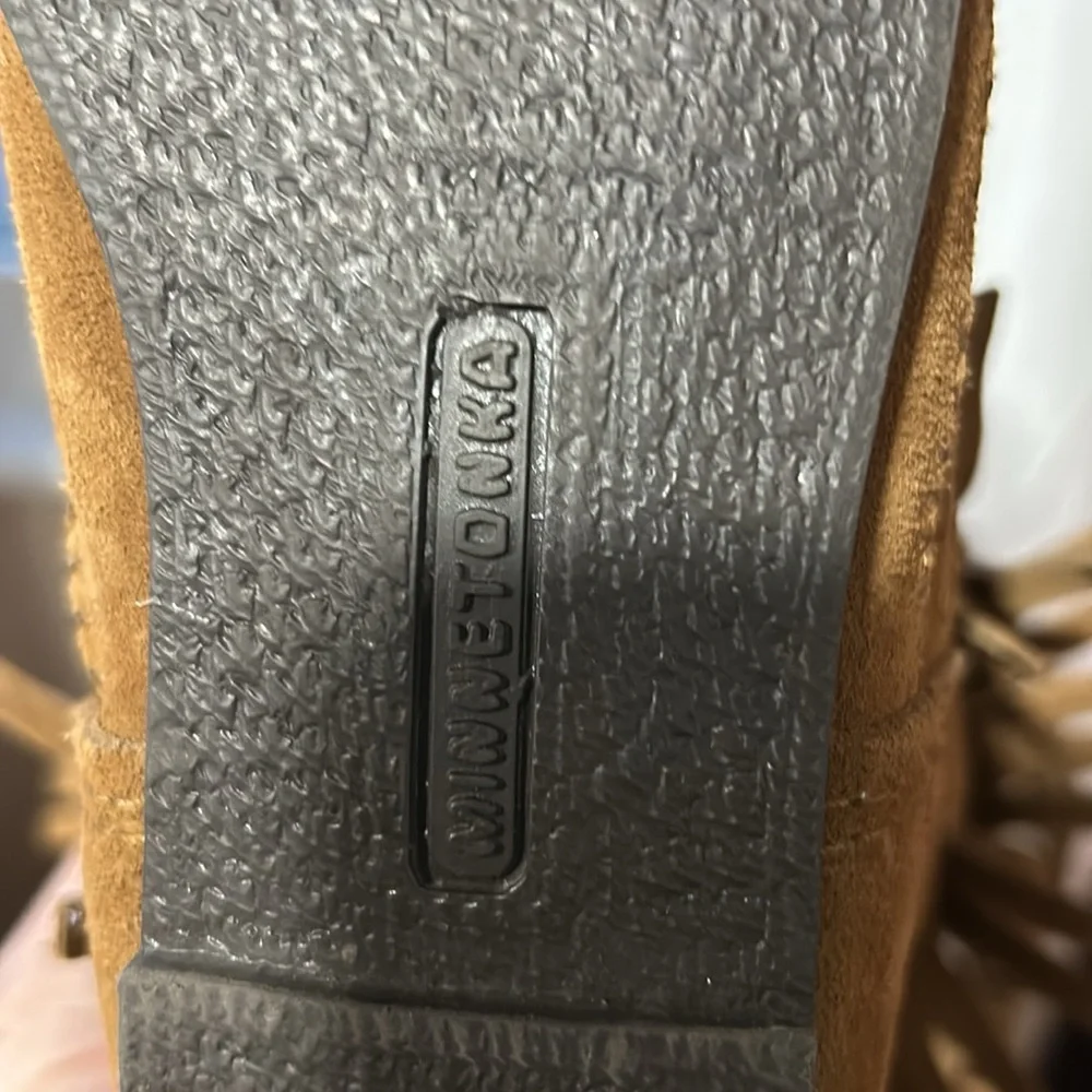 Minnetonkaka size 6. - Picture 9 of 9